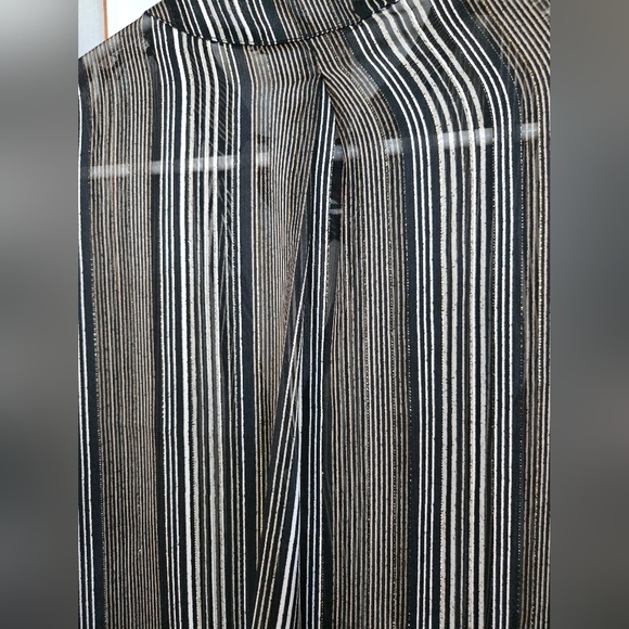 NWT Ariella surplice blouse - Picture 7 of 7